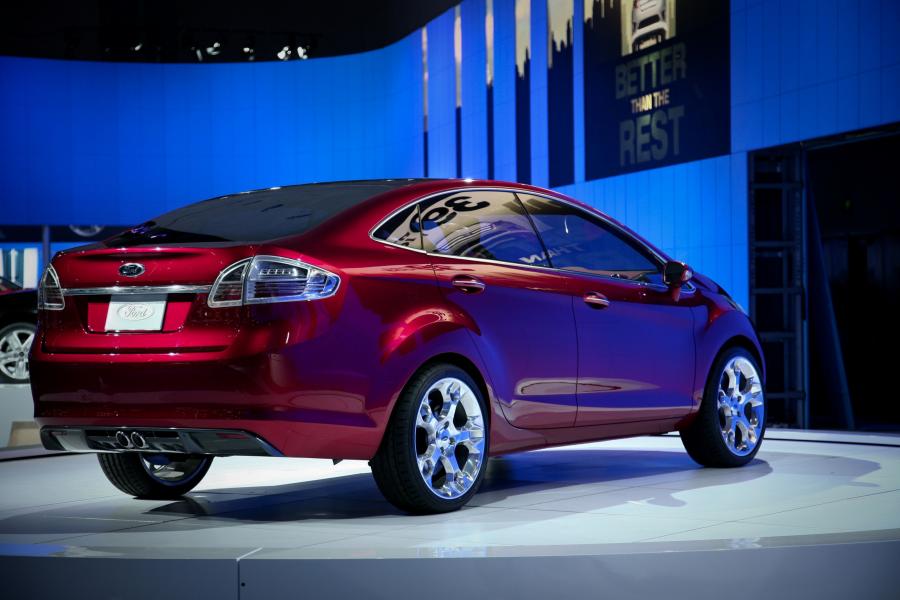  Ford Fiesta Sedan 2009 года  (фото 8 из 12)